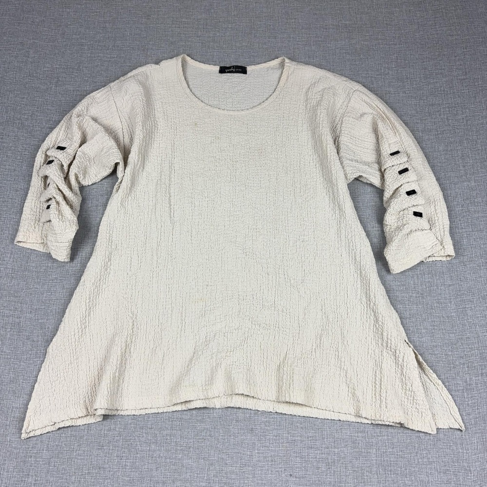 Yushi Top Womens Medium White Textured Tunic 3/4 Sleeve Button Detail